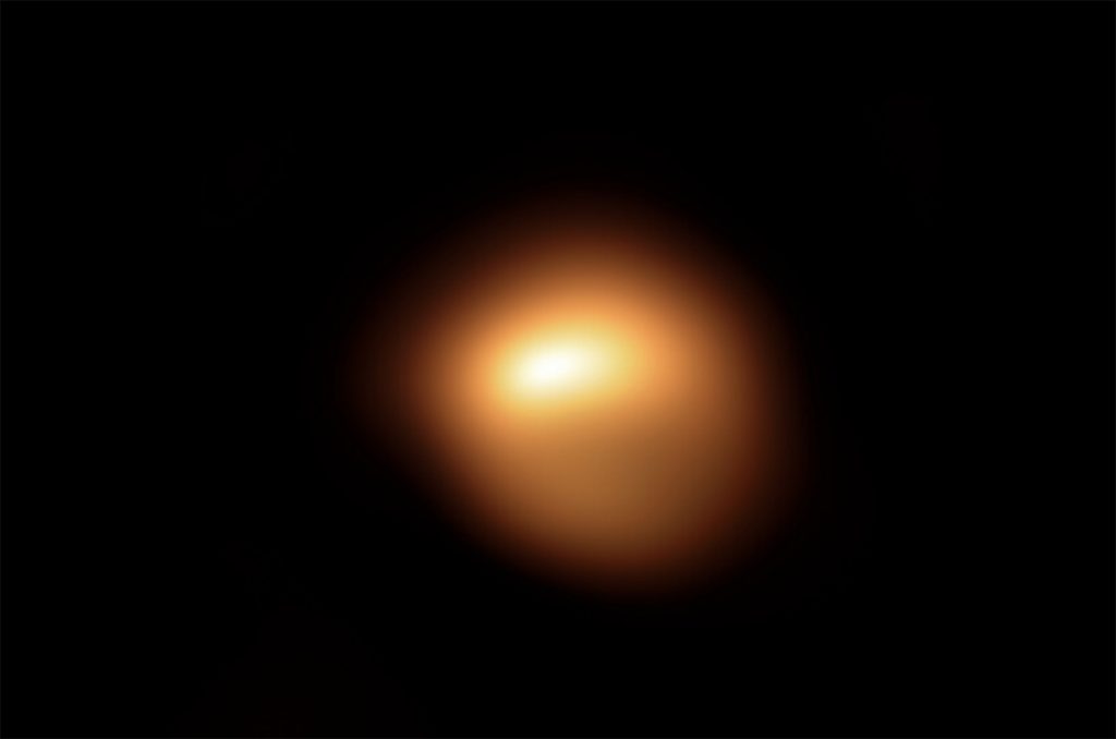 L'ESO scrute la baisse de luminosité de surface de l’étoile Bételgeuse