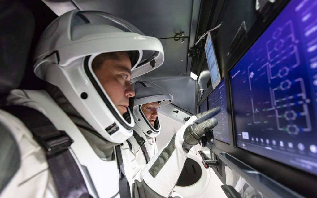 Retour du Crew Dragon et des deux astronautes en direct
