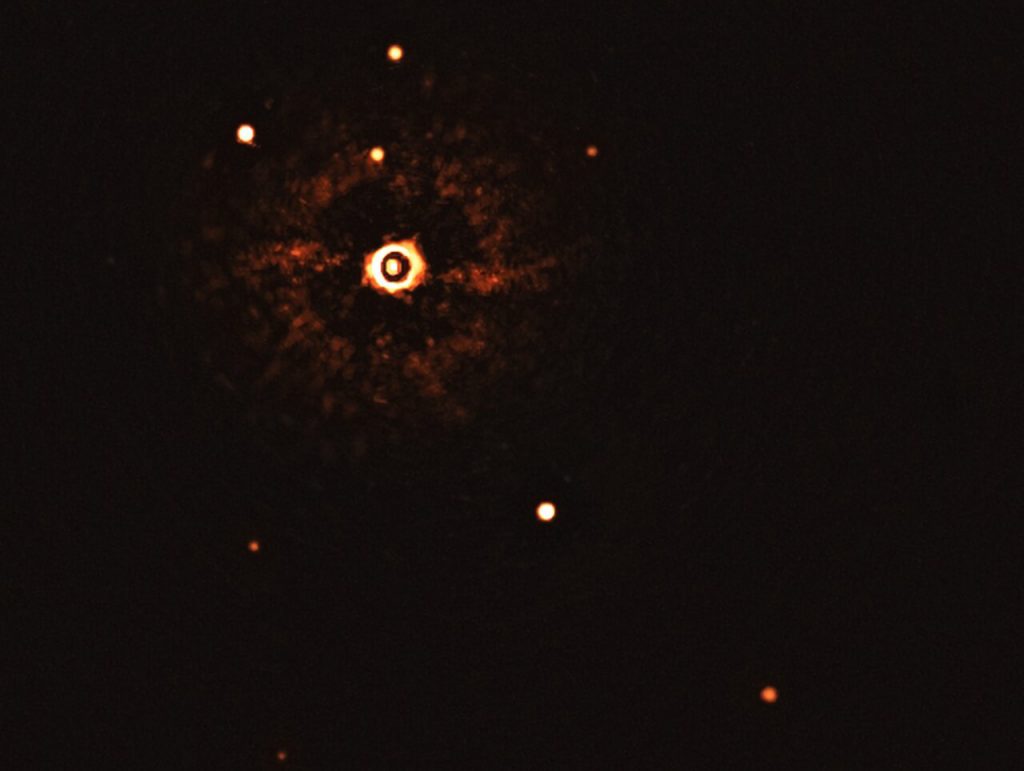 Première image d’un système planétaire autour d’une étoile de type Soleil