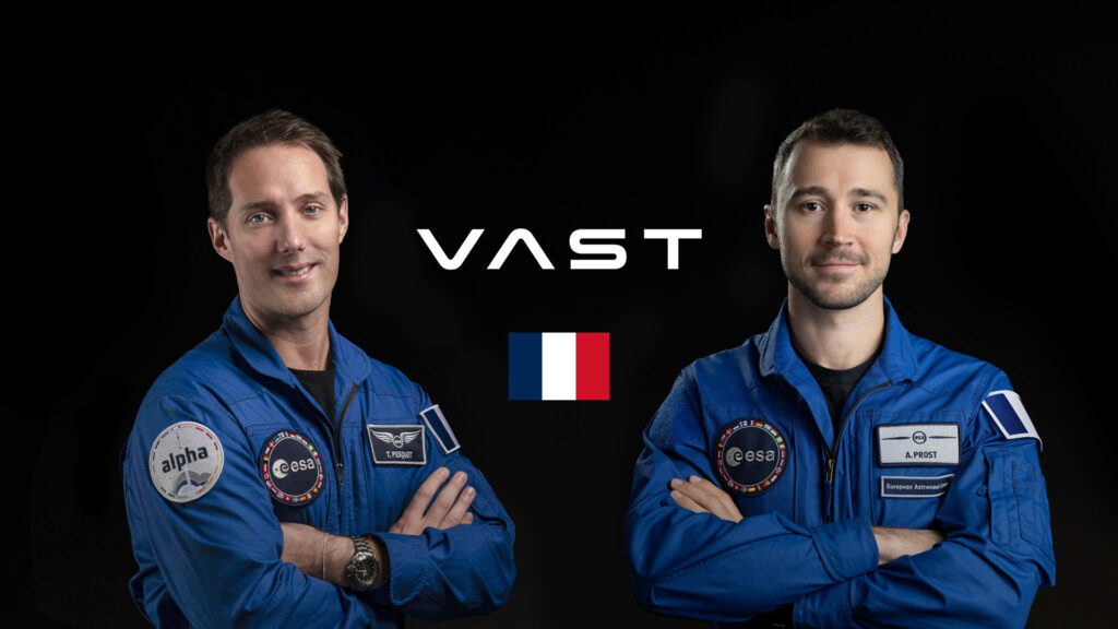 Thomas Pesquet et Arnaud Prost posent en combinaison de vol de l'ESA après l'annonce de leur participation à deux missions spatiales avec Vast prévues en 2027.